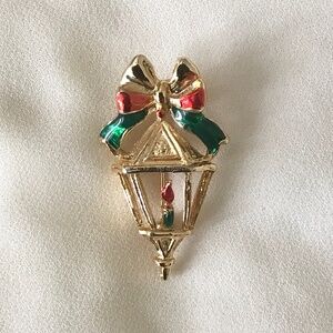 Vintage Christmas Lantern Brooch